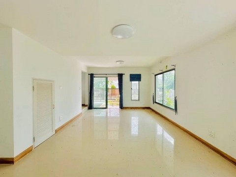 ขายบ้านแฝด มือสอง หมู่บ้านไลฟ์ การ์เด้นโฮม ตะเคียนเตี้ย บางละมุง RP-H250