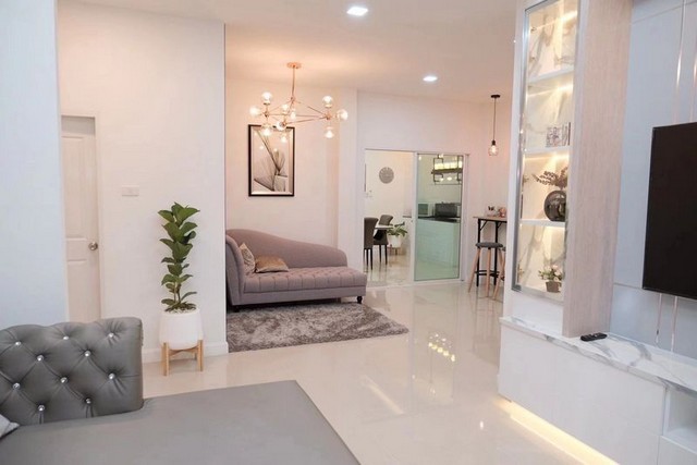 ให้เช่าบ้านเดี่ยวหลังใหญ่ 2 ชั้น ติดถนนใหญ่ โครงการ ดีญ่าวาเลย์ สารภี