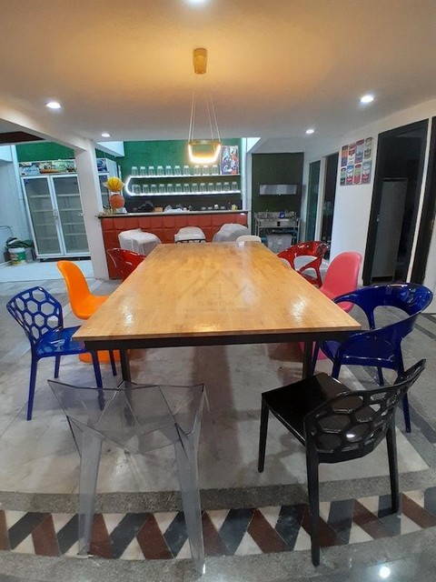 ให้เช่าทาวน์โฮม 3 ชั้น 2 คูหาติดกัน มีดาดฟ้า 700 ตรม. พระราม 9 ซอย 11 ทำเลศักยภาพ เดินทางสะดวก เหมาะอยู่อาศัย ทำออฟฟิศ หรือธุรกิจ