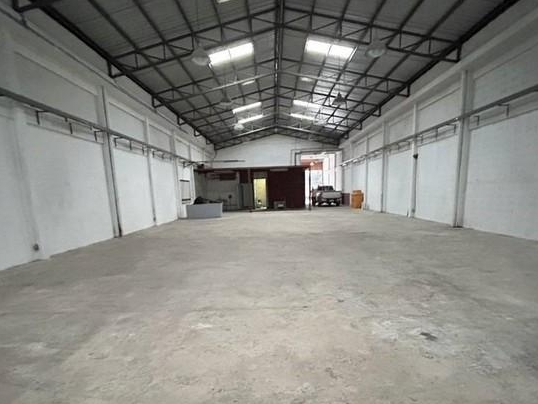 ให้เช่าโกดัง ซอยกิ่งแก้ว 30 ขนาด 432 ตรม ใกล้สุวรรรภูมิ