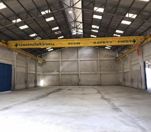 ให้เช่าโกดังพร้อมเครน ย่านมีนบุรี ซอย พระยาสุเรนทร์ 41 เนื้อที่ 3 ไร่ 2,000 ตร.ม.