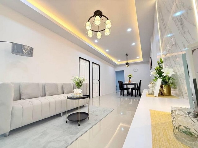 ขายบ้านทาวน์เฮ้าส์ชั้นเดีนว พื้นที่ 24 ตารางวา  ตกแต่งเฟอร์นิเจอร์ครบพร้อมอยู่