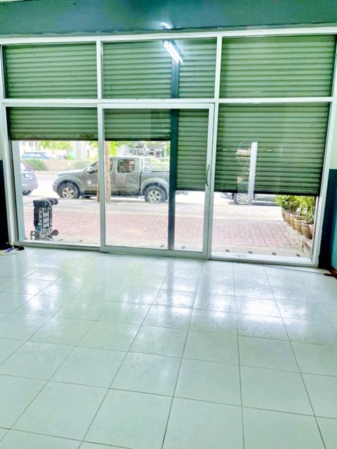 ทำเลดีมาก BTSโพธินิมิตร400ม. BTSวงเวียนใหญ่ 540ม.ให้เช่าอาคารพาณิชย์ 3.5 ชั้น ติดถนนใหญ่ 230ตร.ม. 18ตร.วา. 3นอน 2จอดรถ