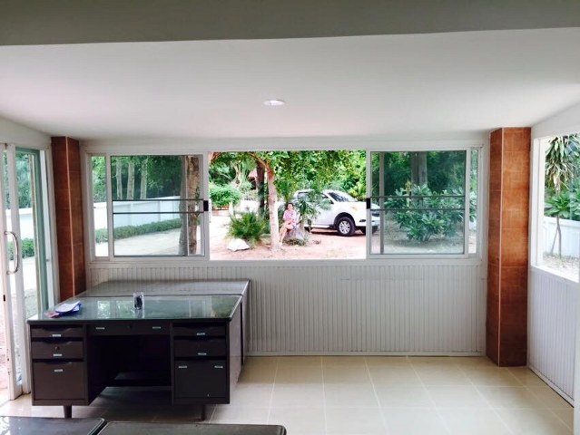 ขายหรือ ให้เช่า บ้านเดี่ยว 1 ชั้น หมู่บ้านอยู่สบาย2 ขนาดเนื้อที่ 239 ตร.ว. ทำเลดี เดินทางสะดวกเพียง 900 ม.ถึงถนนเลี่ยงเมือง จ.นครราชสีมา