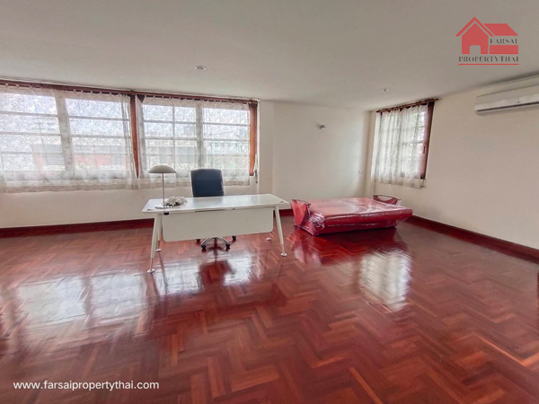 ให้เช่าบ้านเดี่ยว2 ชั้น เนื้อที่ 340 ตร.ว พื้นที่ใช้สอย 650 ตร.ม 5ห้องนอน 5ห้องน้ำ 1ห้องใต้ดิน เฟอร์ครบ ถนนสุขุมวิท71 ราคาเช่า 200,000 บ/ด