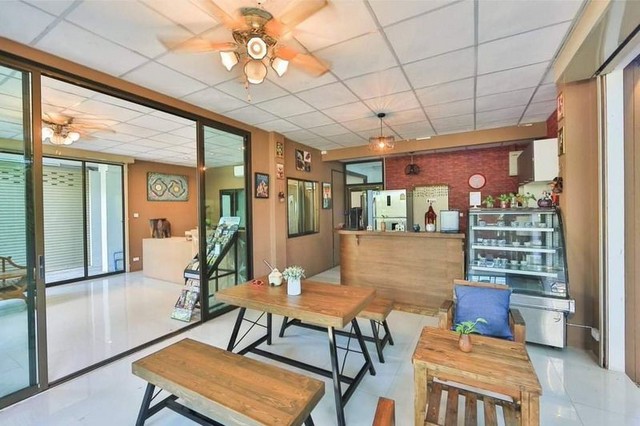 ให้เช่าโฮลเทล 3 ชั้น พร้อมใบอนุญาต วิวเมือง โซนช้างคลาน