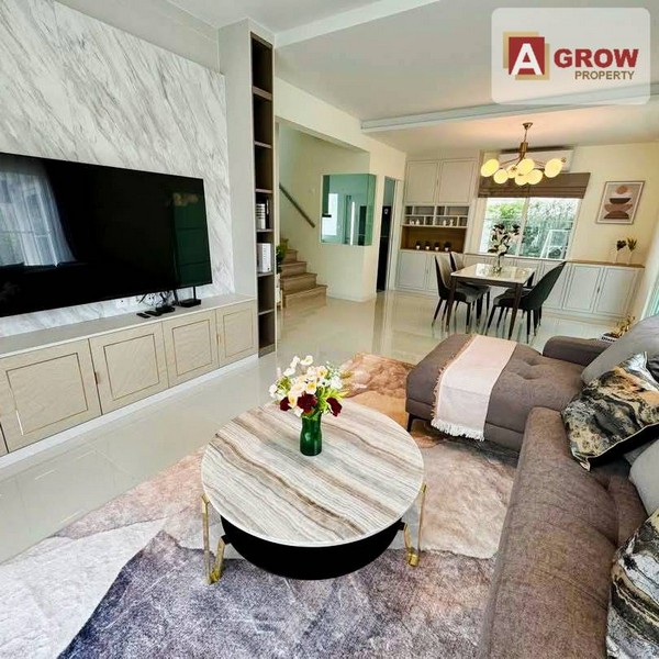 หมู่บ้านวิลลาจจิโอ 3 ศรึนครินทร์-บางนา บ้านหลังมุม ด้านหน้าเป็นทะเลสาบ ตกแต่งครบพร้อมอยู่