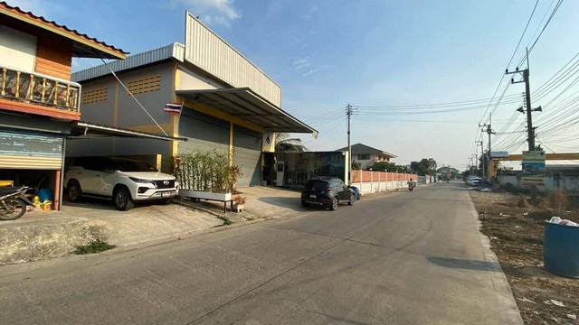 ให้เช่า โกดัง/โรงงาน 2 ชั้น   ตำบลคลองพระอุดม อำเภอลาดหลุมแก้ว จังหวัดปทุมธานี ขนาด 116 ตารางวา พื้นที่ใช้สอย 560 ตารางเมตร