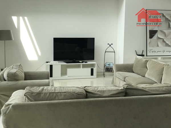 ขายบ้านหรู 2ชั้นสระว่ายน้ำในตัว เนื้อที่ 126ตร.ว ใช้สอย 460ตร.ม 4ห้องนอน 5ห้องน้ำ ถนนรามคำแหง เดอะมอลล์ ราคาขาย 59 ล้านบาท