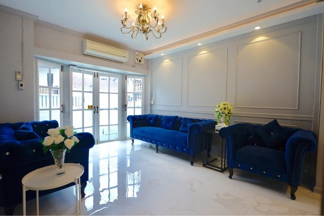 ให้เช่าทาวโฮมย่านทองหล่อ 5ห้องนอน 4ห้องน้ำ เหมาะทำออฟฟิศ ธุรกิจสปา ในซอย ธารารมใกล้สน.ทองหล่อ