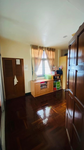 ให้เช่าบ้านเดี่ยว2ชั้นซอยอินทามระ26 แอร์เฟอร์นิเจอร์ครบ มี8ห้องนอน2ห้องน้ำ ราคาเช่าเดือนละ48,000บาท