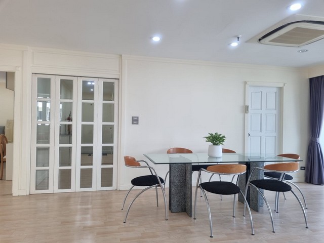 ให้เช่าคอนโดโมเดิร์นทาวน์เอกมัย  3 นอน 3 น้ำ  40,000 บาทต่อเดือน