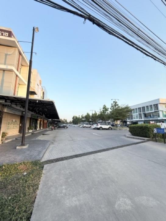 แม็คโคร รร.นานาชาติลานนา 19 กม.ตลาดสดแม่เหียะ400ม.ให้เช่าอาคารพาณิชย์ 3 ชั้น 20ตร.วา. หางดง 2.6 กม. 235 ตร.ม.3 แอร์