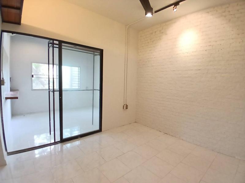 ขายคอนโด สมาร์ท วัชรพล เพดานสูง 3 เมตร Line: @katagent