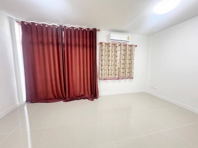 ขายบ้านทาวน์โฮมสองชั้น  พร้อมเข้าอยู่ไม่ต้องต่อเติม  ประภัสสร พรีซิโอ้ 2 ห้องนอน 2 ห้องน้ำ