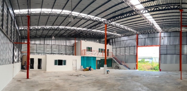 ให้เช่าโกดัง700 ตรม เลียบด่วนรามอินทรา ลาดพร้าว บางกะปิ