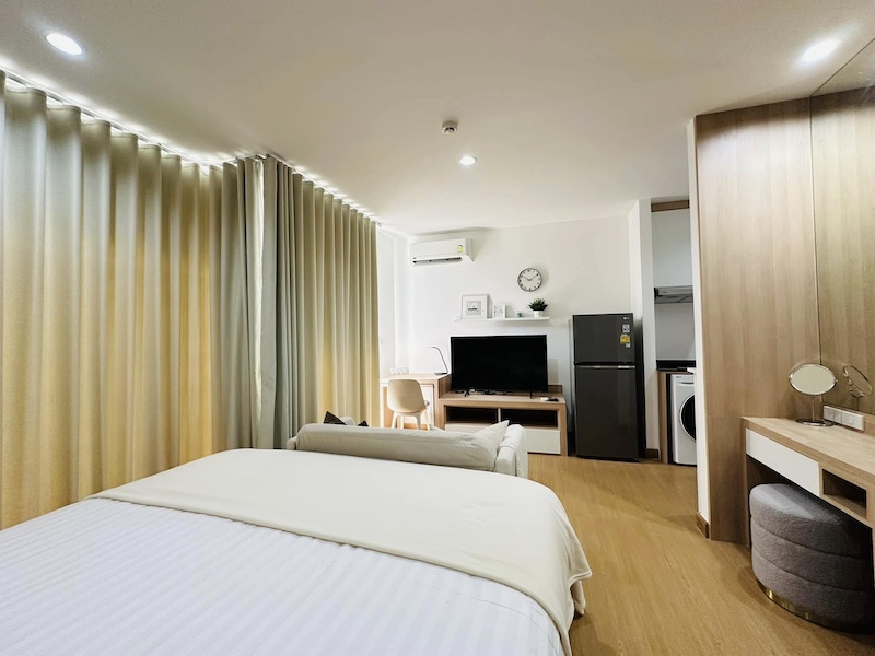 BH3501 ให้เช่าคอนโด ห้องสตูดิโอขนาด 30 ตร.ม. 6th Avenue Sukhumvit 15 ทำเลทอง ใจกลางสุขุมวิท ใกล้ BTS อโศก