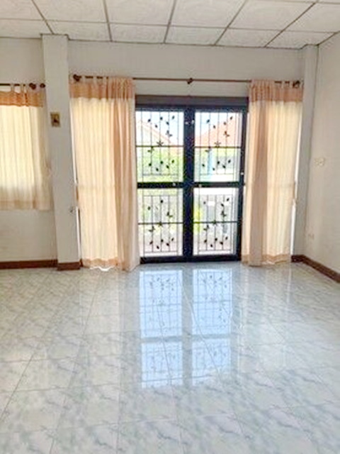 ถูกที่สุดในโลก แยกทศกัณฑ์ MRT หลักสอง 4.8 กม. บางแวก สาย2  ให้เช่าบ้านเดี่ยว 2 ชั้น 52ตร.วา. 202ตร.ม. 3นอน 3น้ำ ดอะ พาซิโอ 4.7 กม