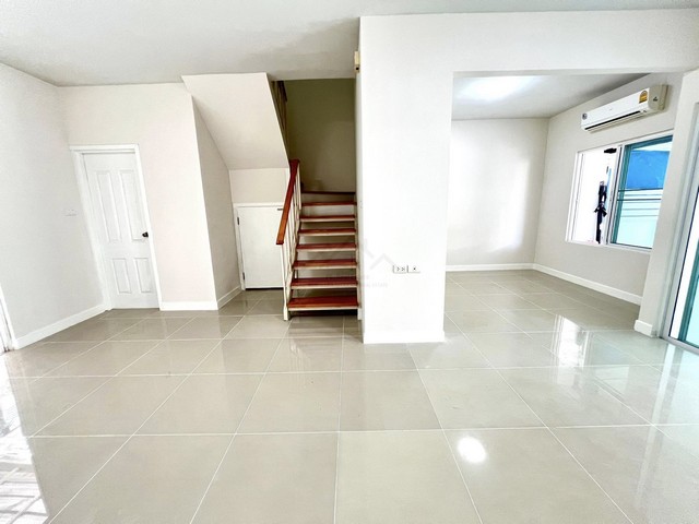 ขายทาวน์โฮม 2 ชั้น หมู่บ้านเดอะคัลเลอร์ส เลชเชอร์ เฟส 4 บางนา กม.10 ใกล้เมกะบางนา