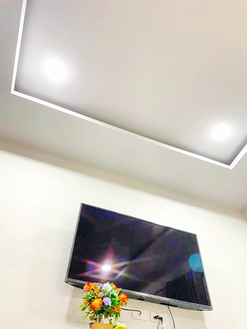 ปั้มปตท. สุรินทร์ ลำดวน 3.8 กม.สุรินทร์-สังขะ ตลาดไอคิว 3.8 กม. บ้านเดี่ยวใหญ่ สลักได ชั้นเดียว 68ตารางวา ขายหรือให้เช่า  3นอน 2น้ำ