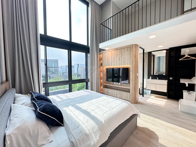 ให้เช่าบ้านเดี่ยว 3 ชั้นหลังมุม 4 ห้องนอน โครงการ วีเว่ กรุงเทพกรีฑา VIVE Krungthep Kreetha พร้อมลิฟต์ส่วนตัว หลังโรงเรียนนานาชาติเวลลิงตัน