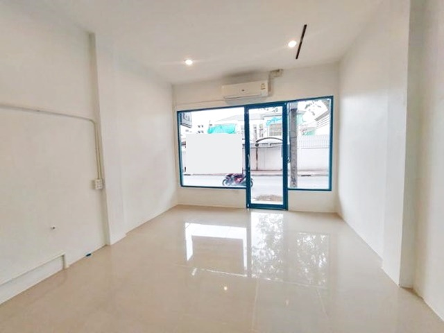 จอดรถ10 คัน งามวงศ์วาน สตูดิโอ จดทะเบียนได้ MRT บางเขน 900 ม. 8นอน ให้เช่าอาคาร 4.5ชั้น 21ตร.วา. 352ตรม. รร.ราชวินิตบางเขน 600 ม.  4น้ำ