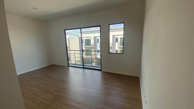 ให้เช่าทาวโฮม3ชั้น ใกล้แฟชั่นฯ รถไฟฟ้า และจุดขึ้นลงทางด่วนเพียง 5 นาที  โครงการบ้านกลางเมืองรามอินทรา