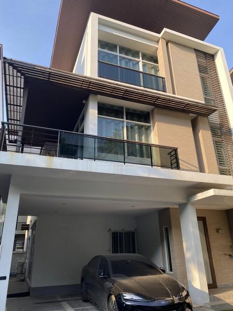 ขายบ้านเดี่ยว 3 ชั้น โครงการเนอวานา บียอนด์ 2 ถนนพระราม 9 ใกล้เดอะไนน์เซนเตอร์ พระราม 9