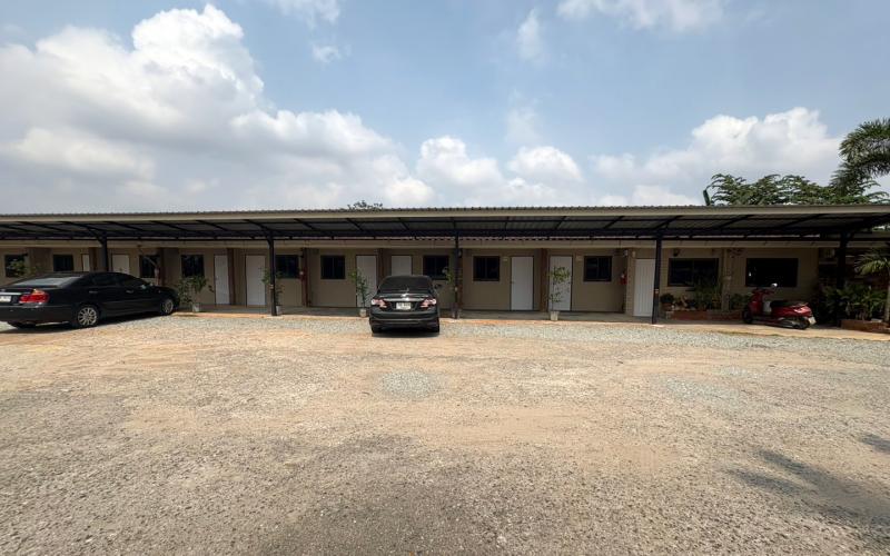 ขาย รีสอร์ท 12 ห้อง, ห้องแถว 15 ห้อง, บ้านเดี่ยว 2 ชั้นพร้อมที่ดิน ขนาด 2 ไร่ 310 ตร.ว. ถ.สุวินทวงศ์ ต.วังตะเคียน อ.เมืองฉะเชิงเทรา