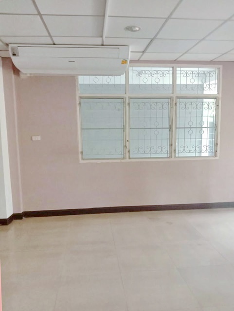 Max Valueนวมินทร์400ม. 4นอน ให้เช่าบ้านเดี่ยว 2ชั้น 104ตร.วา. 364ตร.ม.  บดินเดชา สิงหเสนีย์2 400ม.  รร.นานาชาติ-จีน ตลาดปัฐวิกรณ์ 700 ม.