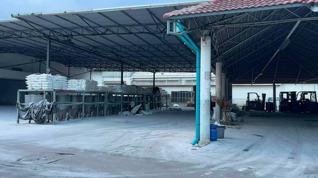 ให้เช่าโรงงานfree zone แหลมฉบังชลบุรี พื้นที่ใช้สอย  11,400  ตรม.   ผังสีม่วงลาย