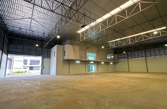 BST838 ให้เช่าโกดังพร้อมสำนักงาน 982 ตารางเมตร อ่อนนุช 74/4 ประเวศ ทำเลดี ใกล้สนามบินสุวรรณภูมิ