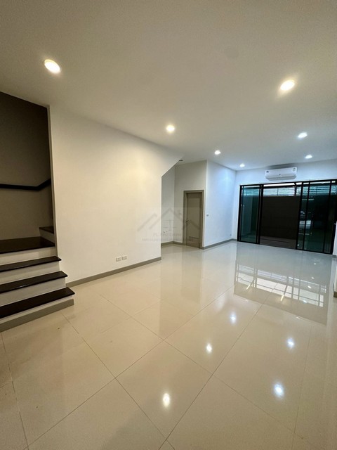 ให้เช่าโฮมออฟฟิศ 4 ชั้น โครงการ Premium Place Kaset-Nawamin ซอยมัยลาภ ประเสิรฐมนูกิจ29 ใกล้รถไฟฟ้าสายสีชมพู