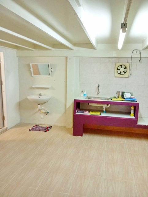 เฟอร์ครบม.หอการค้า 1.4 กม. ให้เช่าบ้าน 2 ชั้น 4-5นอน MRTห้วยขวาง 600ม.60ตร.วา.รัชดา 5-9  235ตร.ม. เดอะ สตรีท รัชดา 800 ม.