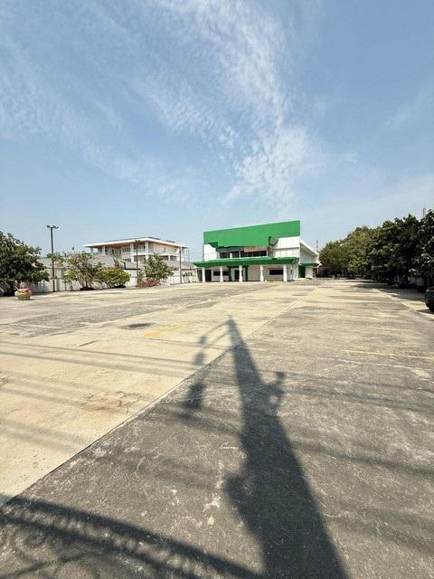 ให้เช่าโกดัง พร้อมออฟฟิศ 2 ชั้น 2 ไร่ ครึ่ง พื้นที่ 2,000 ตรม. พร้อมลิฟต์ ติดถนนเทพารักษ์ ตรงข้าม รพ.สินแพทย์เทพารักษ์ ใกล้โลตัสศรีนครินทร์