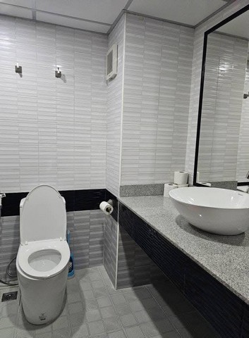 ปล่อยเช่าคอนโดใกล้หาดจอมเทียน พร้อมอยู่ มีเครื่องซักผ้า