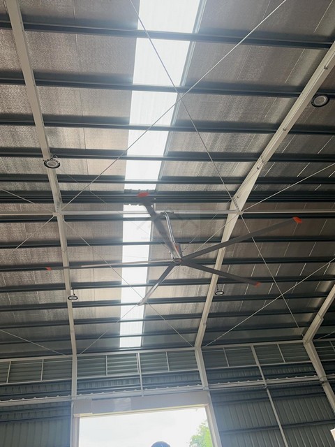 ชายโกด้งสร้างใหม่ 196 ตรว. ถนนไสวประชาราษฎร์ 13 ลำลูกกาคลอง 4 โกดังสร้างใหม่ ใกล้แหล่งชมชน เดินทางสะดวก ฝั่งตรงข้ามตลาด AC คลองสี่