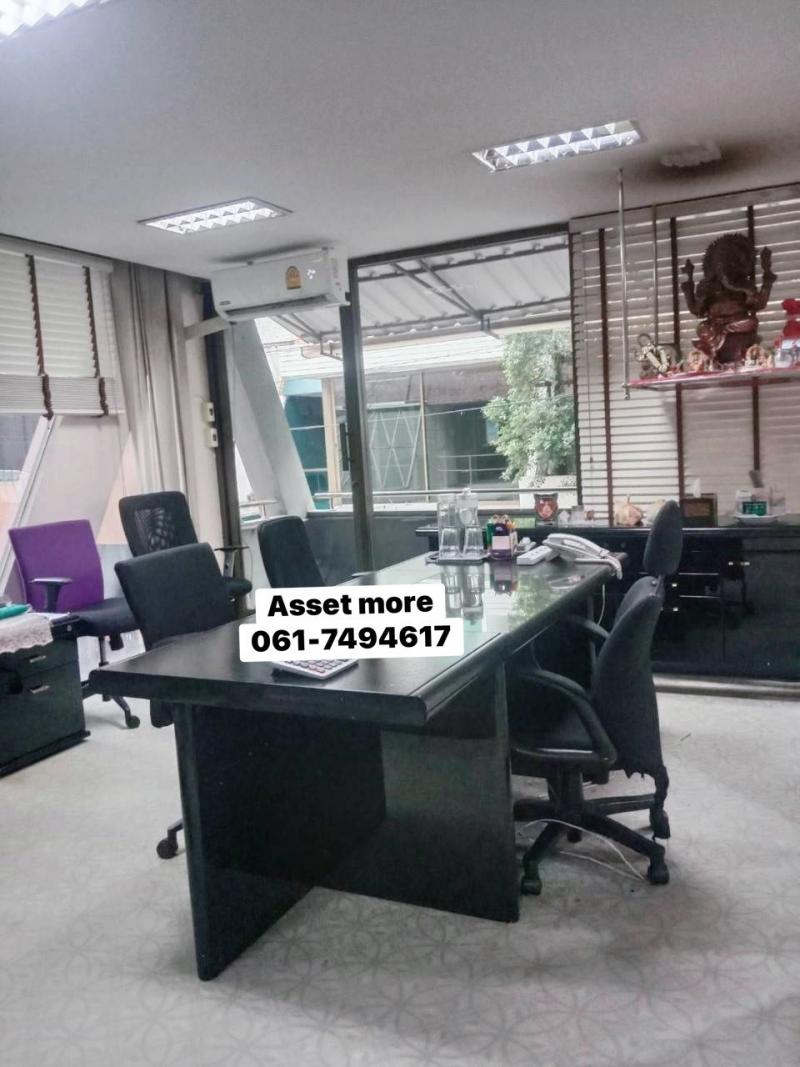 ขายTownhouse  4.5 ชั้น พื้นที่ใช้สอย 400 ตรม ซอยสุขุมวิท 11 แขวงคลองเตยเหนือ เขตวัฒนา  กทม