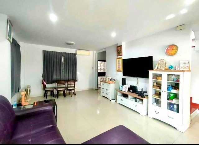 ขายบ้านแฝด 2 ชั้น สไตล์บ้านเดี่ยว หมู่บ้าน เดอะเพอร์เฟค ฮิลล์ ชลบุรี 3 ห้องนอน  3 ห้องน้ำ