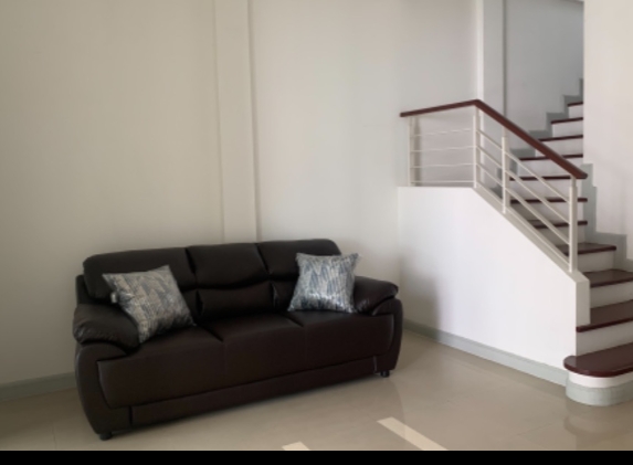 ให้เช่าทาวน์โฮม 3 ชั้น บ้านกลางเมือง เออบาเนี่ยน สุขุมวิท 113 (ซอยวัดด่านสำโรง)