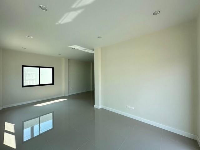 MT135 เช่า บ้านเดี่ยว บ้านใหม่ หมู่บ้านซีพีเอ็น นิน วงแหวน ลำลูกกา คลอง6 ใกล้มอเตอร์เวย์ เดินทางสะดวก