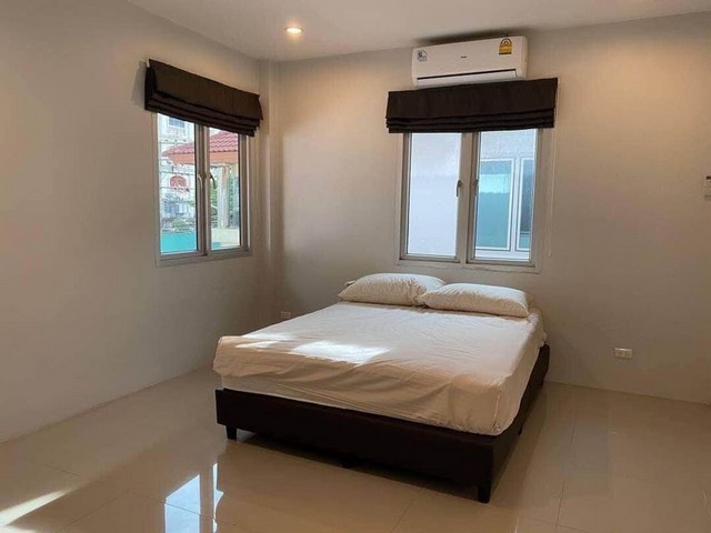 ให้เช่าบ้านเดี่ยว 2 ชั้น 3 ห้องนอน 3 ห้องน้ำ แอร์ 5 ตัว เฟอร์นิเจอร์บางส่วน หมู่บ้านอารีน่าการ์เดนท์ อ่อนนุช 44