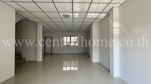 ทาวน์โฮม 2 ชั้น หมู่บ้าน ออมธนา ชัยพฤกษ์ - วงแหวน หลังมุม