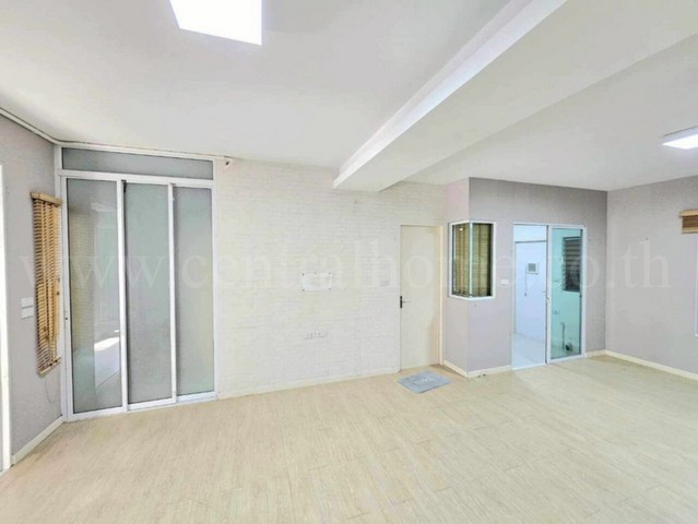 บ้านแฝด อินนิซิโอ 3 ปิ่นเกล้า - วงแหวน ต่อเติมเต็ม ถูกสุดในโครงการ