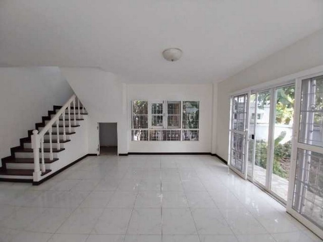 บ้านเดี่ยว ติดถนนใหญ่สุวินทวงศ์ โครงการฟลอร่าวิลล์ พาร์ค ซิตี้ สุวินทวงศ์