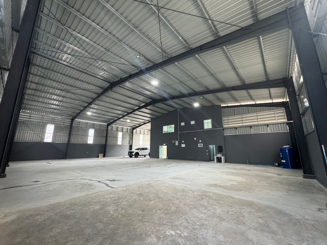 ให้เช่าอาคารโรงงานพร้อมสำนักงาน 2 ชั้นในตัว  ติดถนน 9 กิโลศรีราชา ใกล้นิคมสหพัฒน์ และท่าเรือแหลมฉบัง