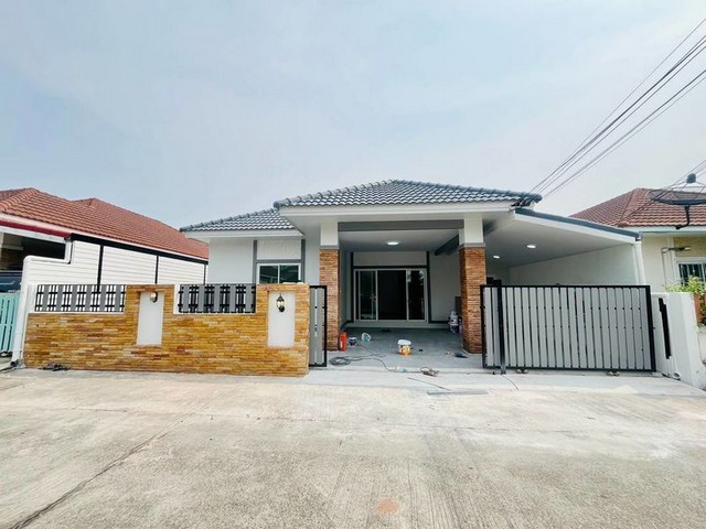 ขายบ้านเดียว ศรีราชา บ้านสวยราคาดี รีโนเวทใหม่ TP-H1149