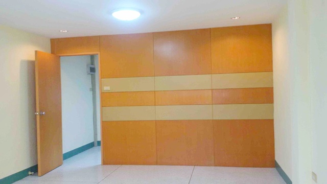 ให้เช่า-ขายอาคารพาณิชย์ 5 ชั้น ประชาอุทิศ 70-78 ม.พระจอมเกล้าธนบุรี 2.5 กม. 5นอน 20 ตร.วา. 400 ตร.ม. รีโนเวทใหม่ 5 น้ำ