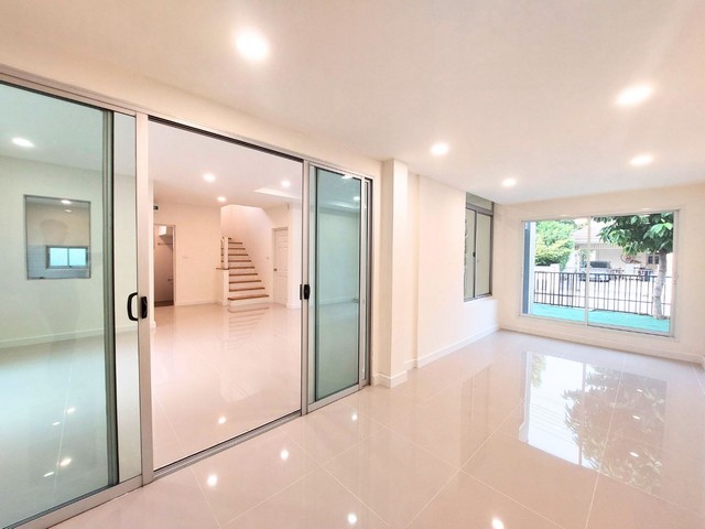 บ้านมือสองแต่งใหม่ ชัยพฤกษ์ บางใหญ่ แบรนด์ L&H 56.00 ตร.ว.  4 นอน 4 น้ำ เดินทางสะดวก ใกล้รถไฟฟ้าสายสีม่วง