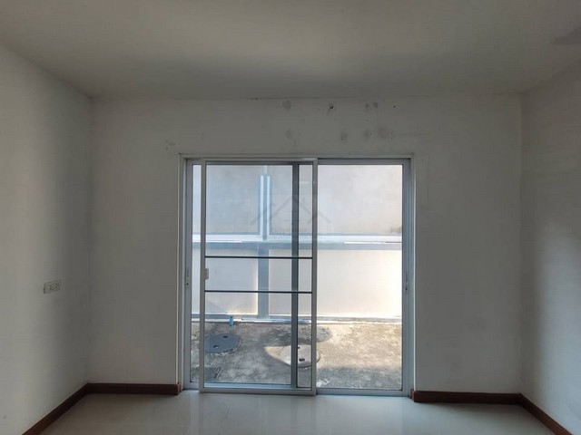 ให้เช่าทาวน์โฮม 2 ชั้น 3 ห้องนอน โครงการเดอะทรัสต์ ทาวน์ วงแหวน-ลำลูกกา ใกล้บิ๊กซี โลตัสลำลูกกา